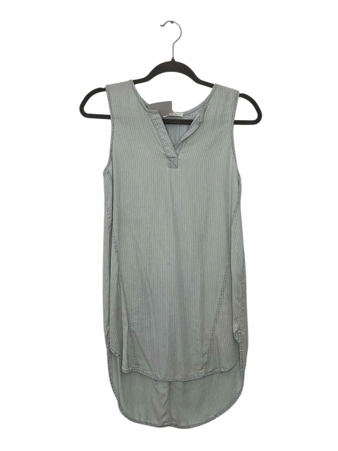 Beach Lunch Lounge Size X- Small Lt. Blue Pre-Owned Dress- Ladies