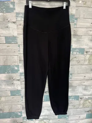 Flash Sale H&M Mama maternity bottoms  Going Fast!