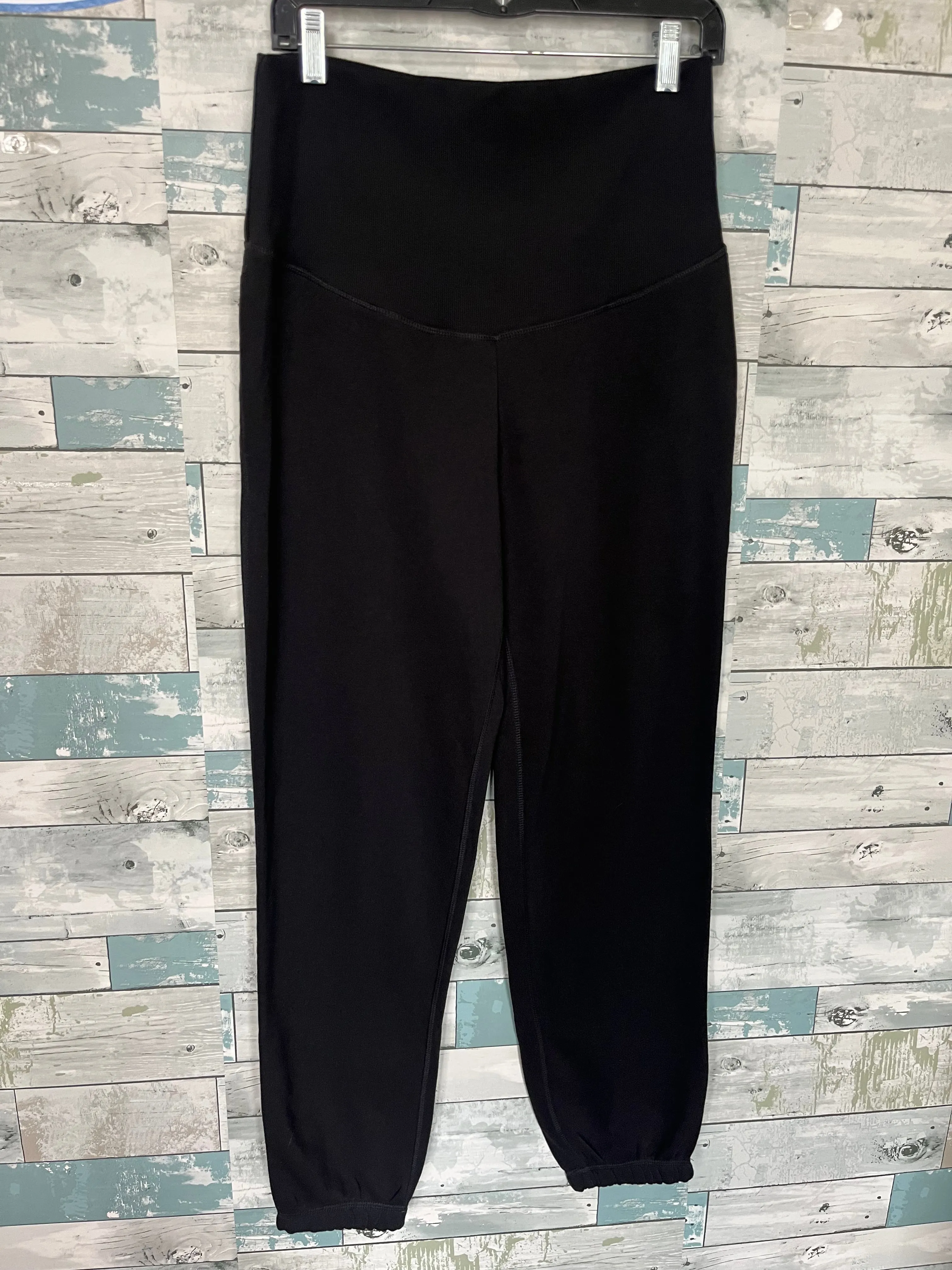 Flash Sale H&M Mama maternity bottoms  Going Fast!