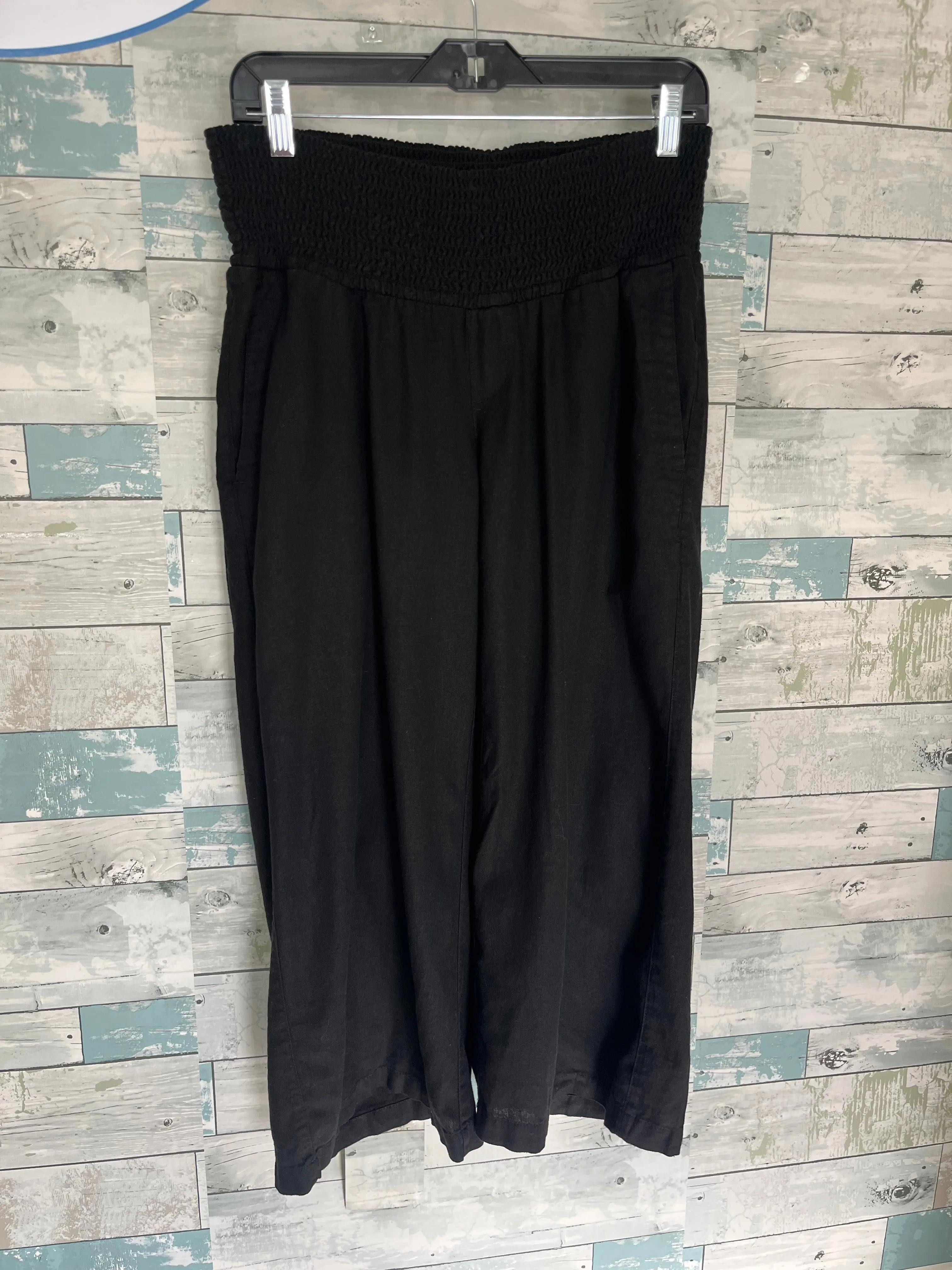 Flash Sale Old Navy maternity bottoms  Stylish & Comfortable