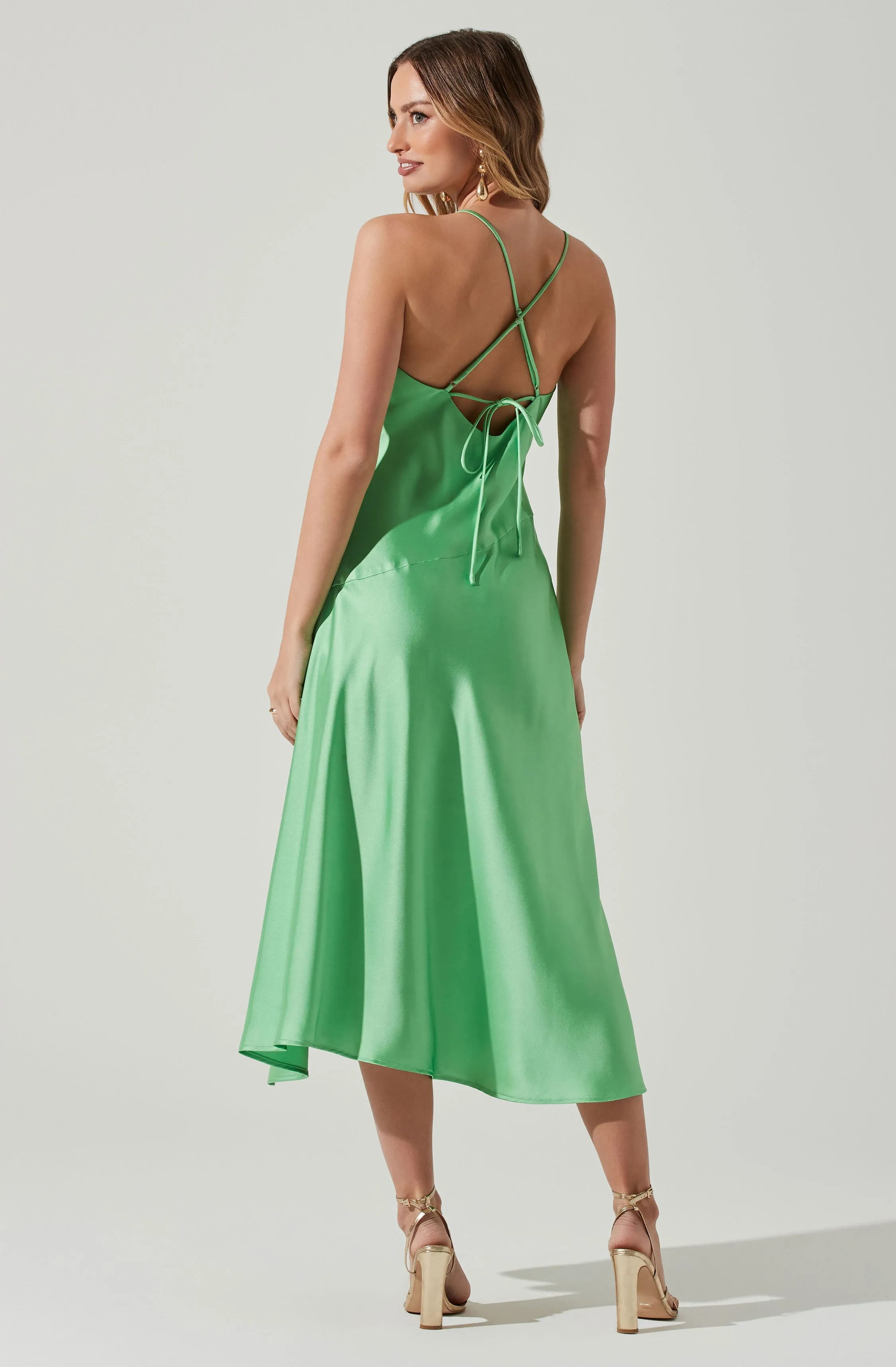 Insta-Worthy Gaia Midi Dress  Dont Miss Out!