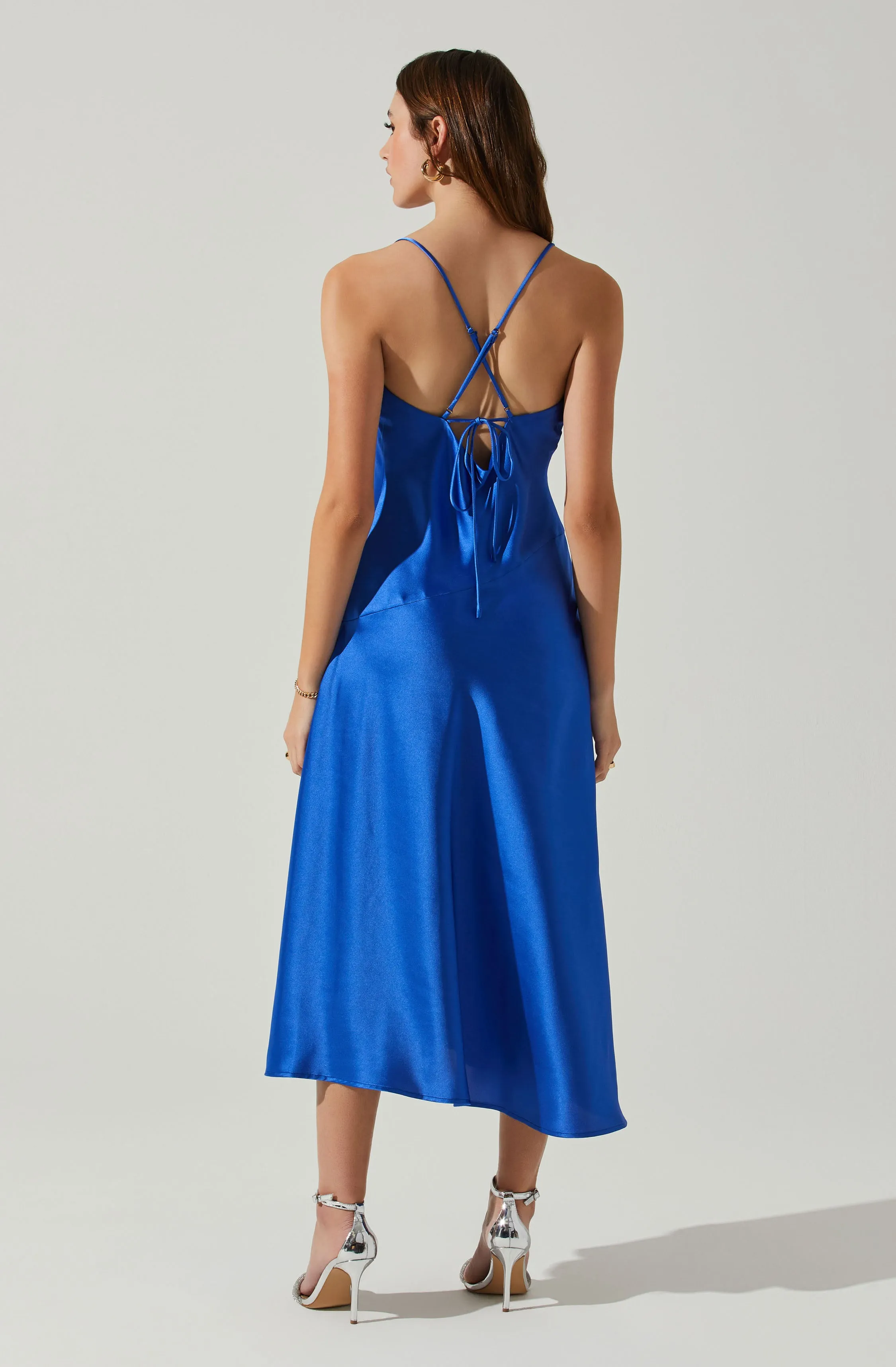 Insta-Worthy Gaia Midi Dress  Dont Miss Out!