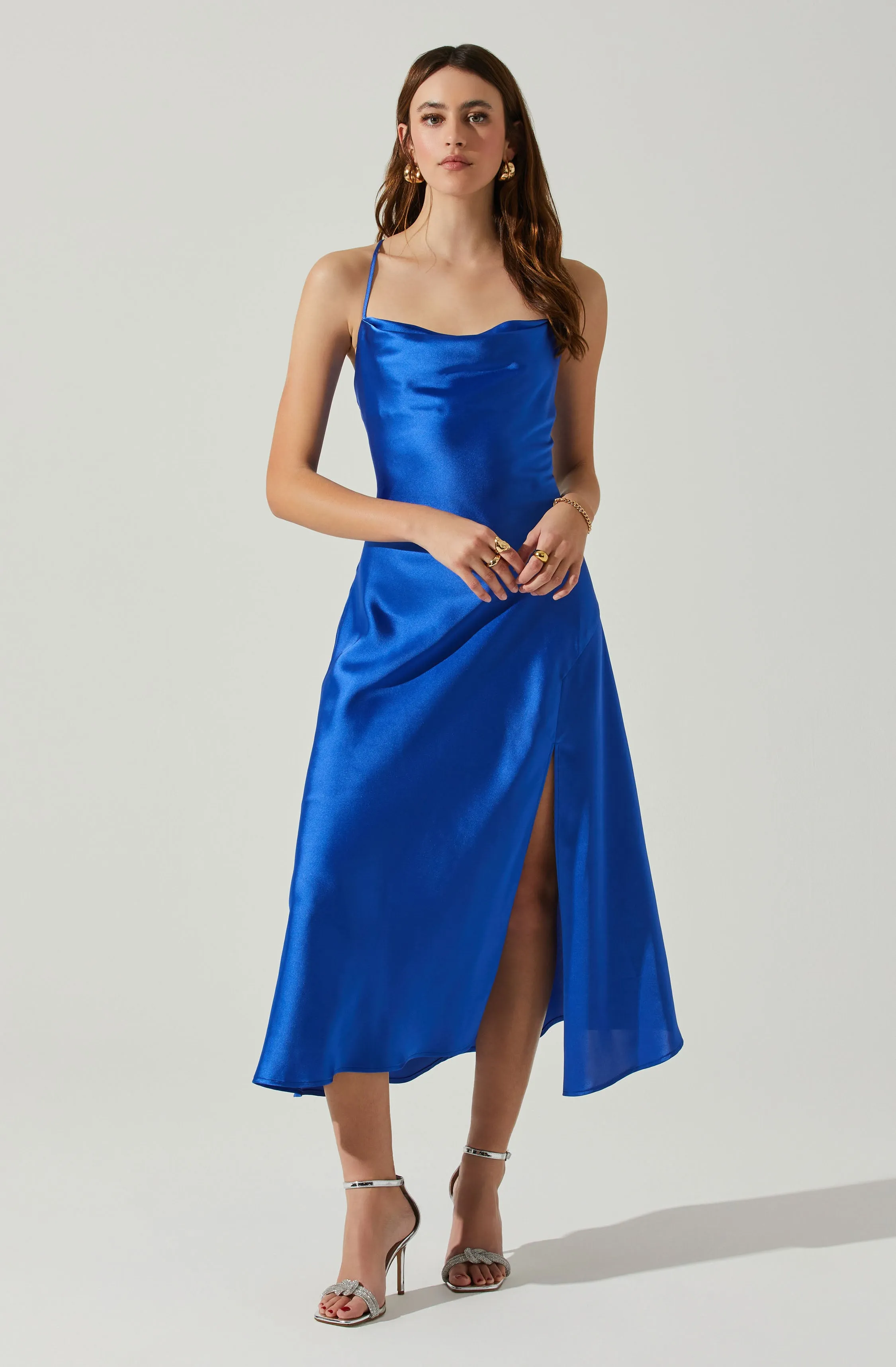 Insta-Worthy Gaia Midi Dress  Dont Miss Out!
