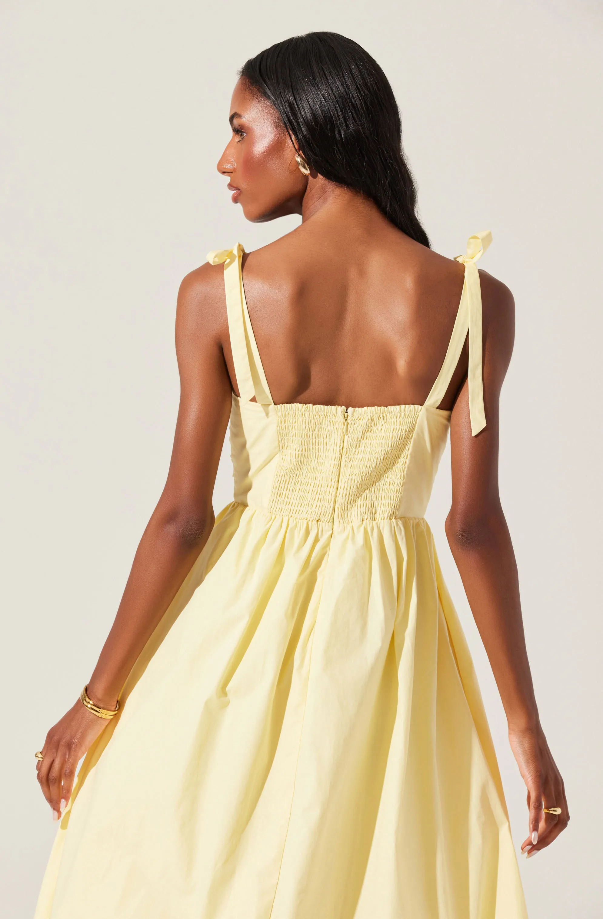 Insta-Worthy Helia Bow Front Midi Dress  Stylish & Comfortable