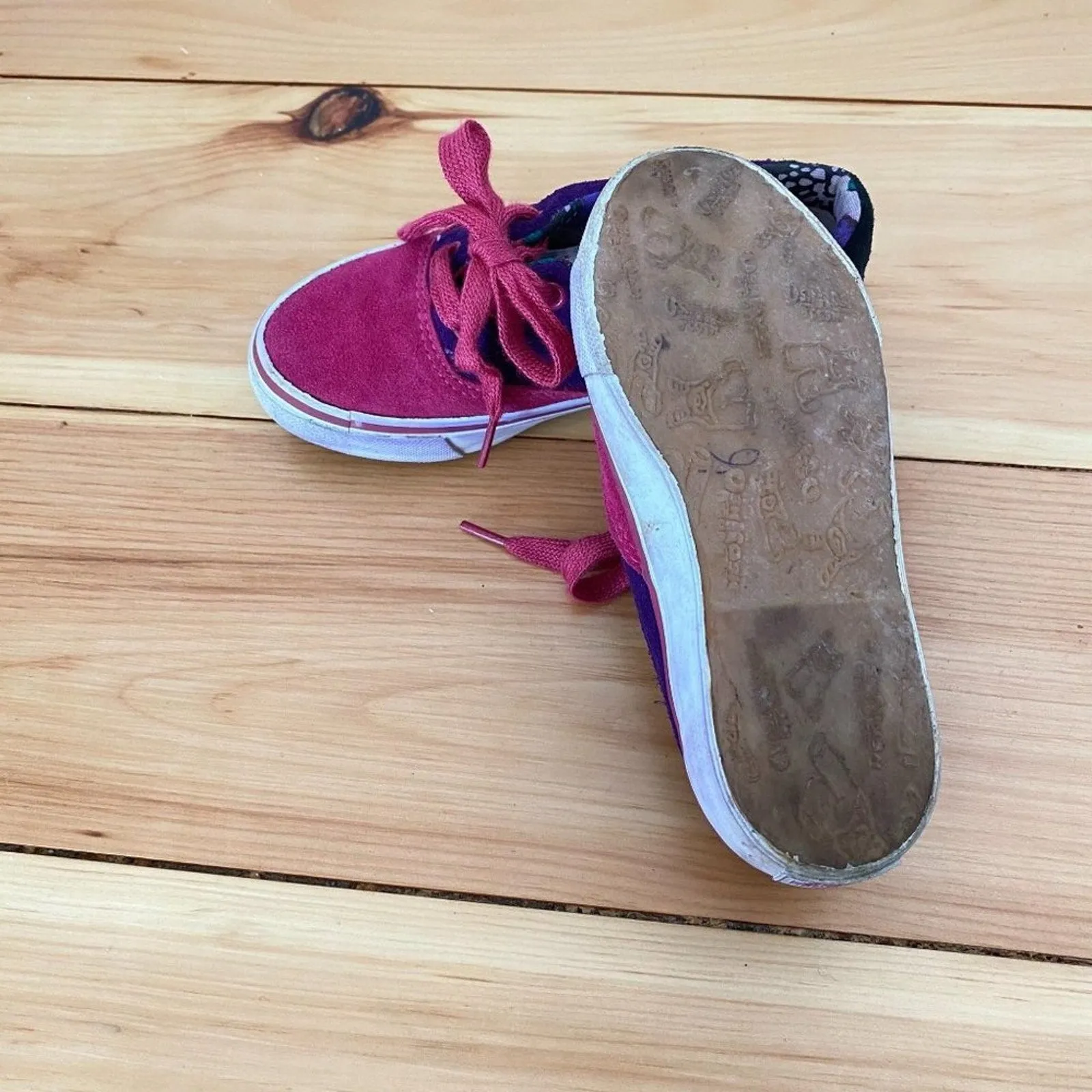 Limited Edition Vintage OshKosh B'gosh Girls Sneakers 8.5  Today Only!