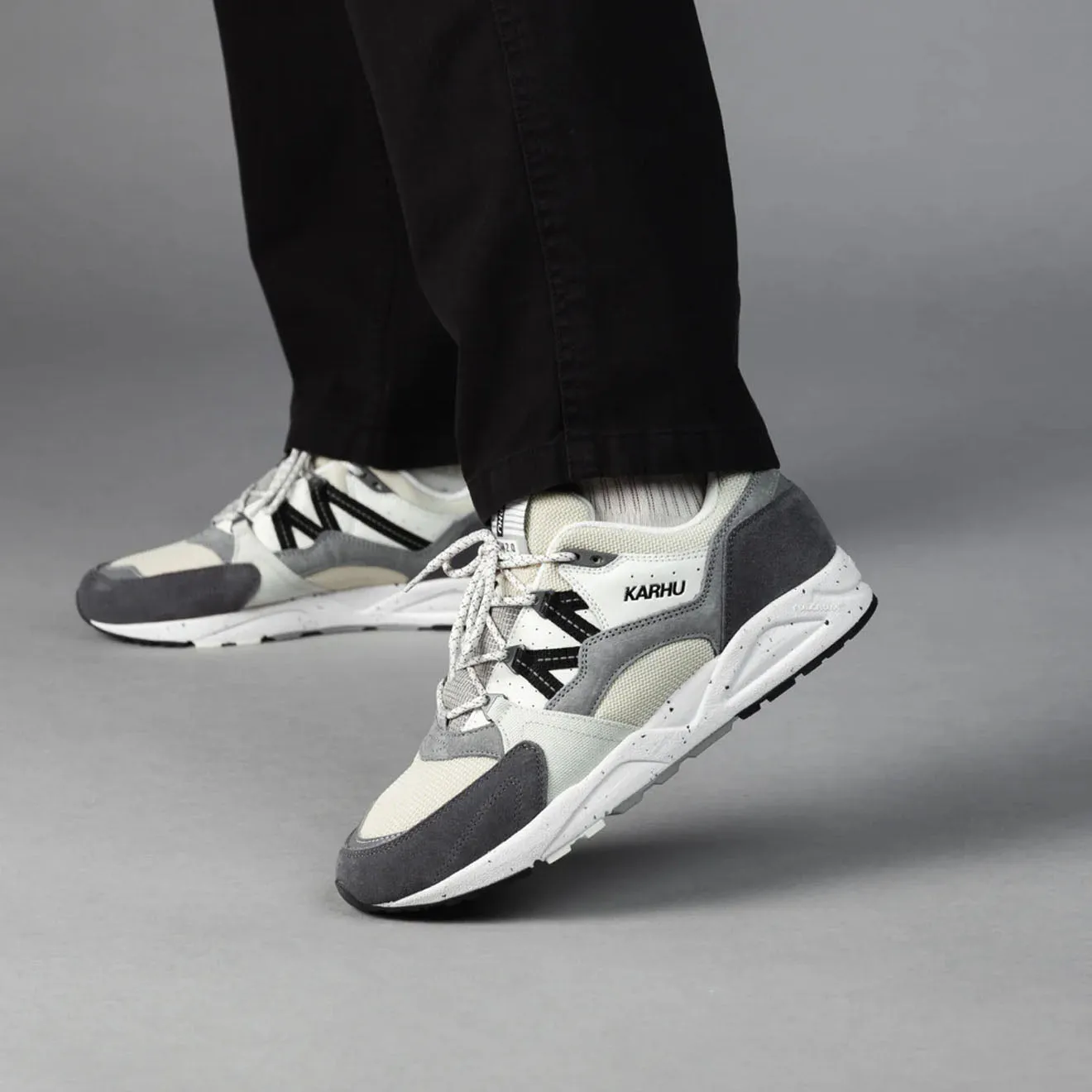 Luxury Feel Karhu Fusion 2.0 Trainer Limestone / Jet Black  Last Few Pieces!