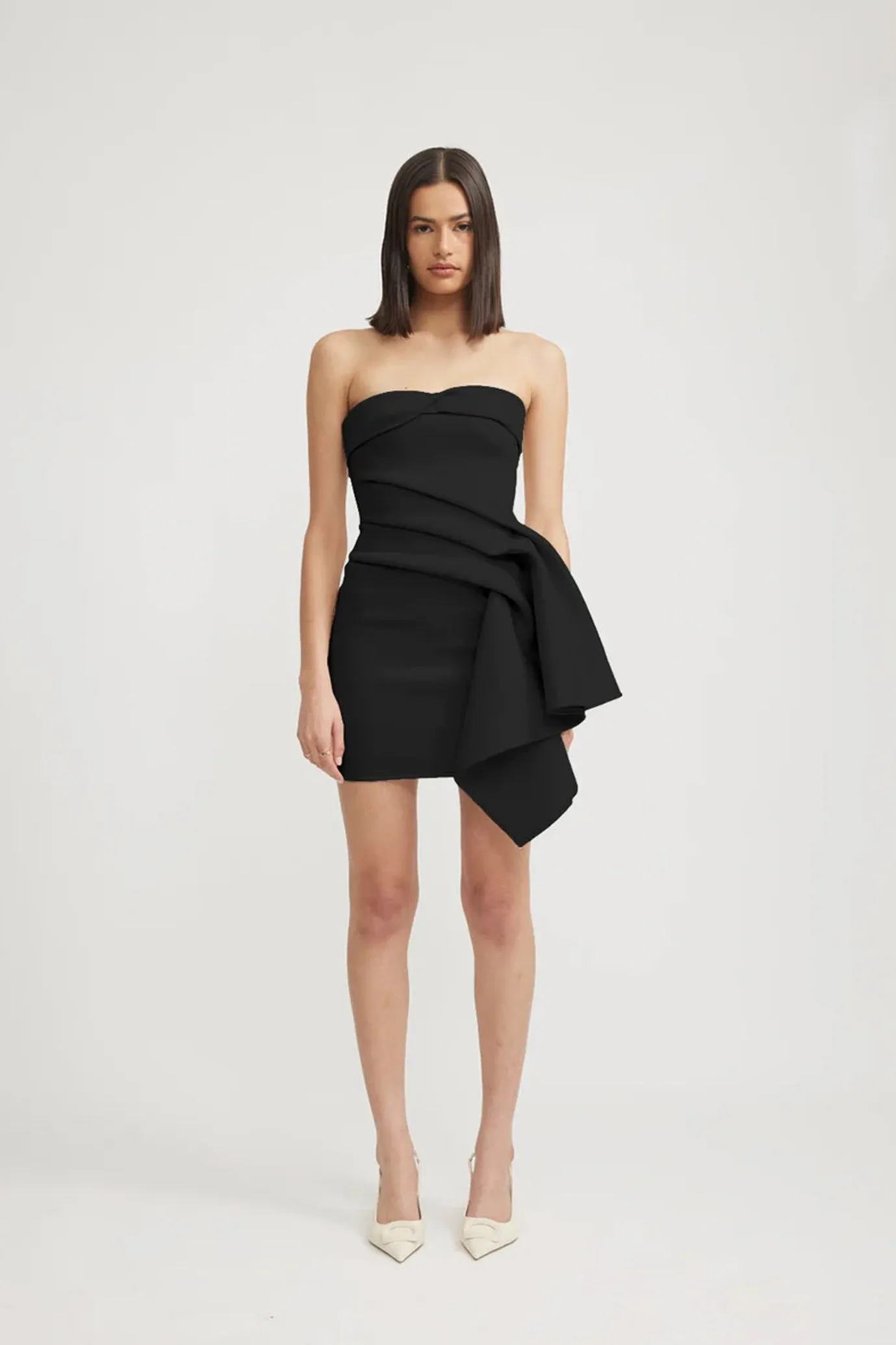 Nevie Dress Black by TOJHÀ