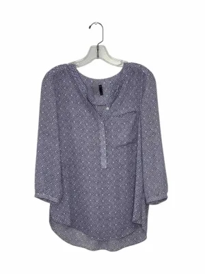 Not Your Daughter's Size Small Blue Print Pre-Owned Shirt- Ladies