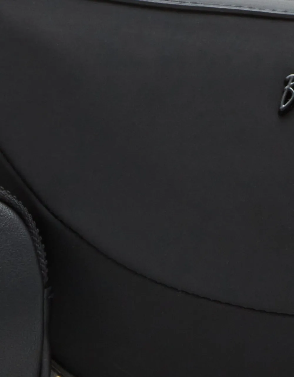 NYLON SLING BAG BLACK Betsey Johnson